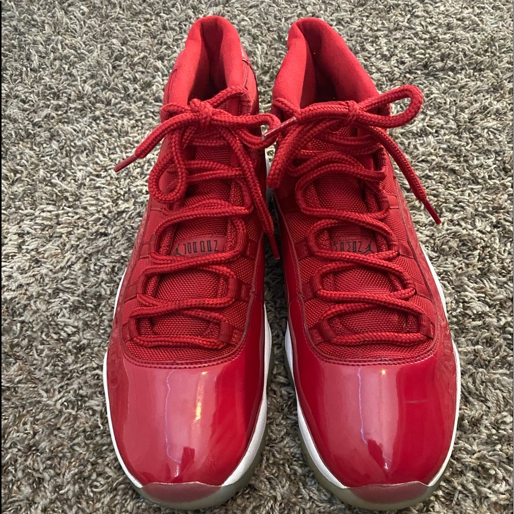Jordan 11 gym red